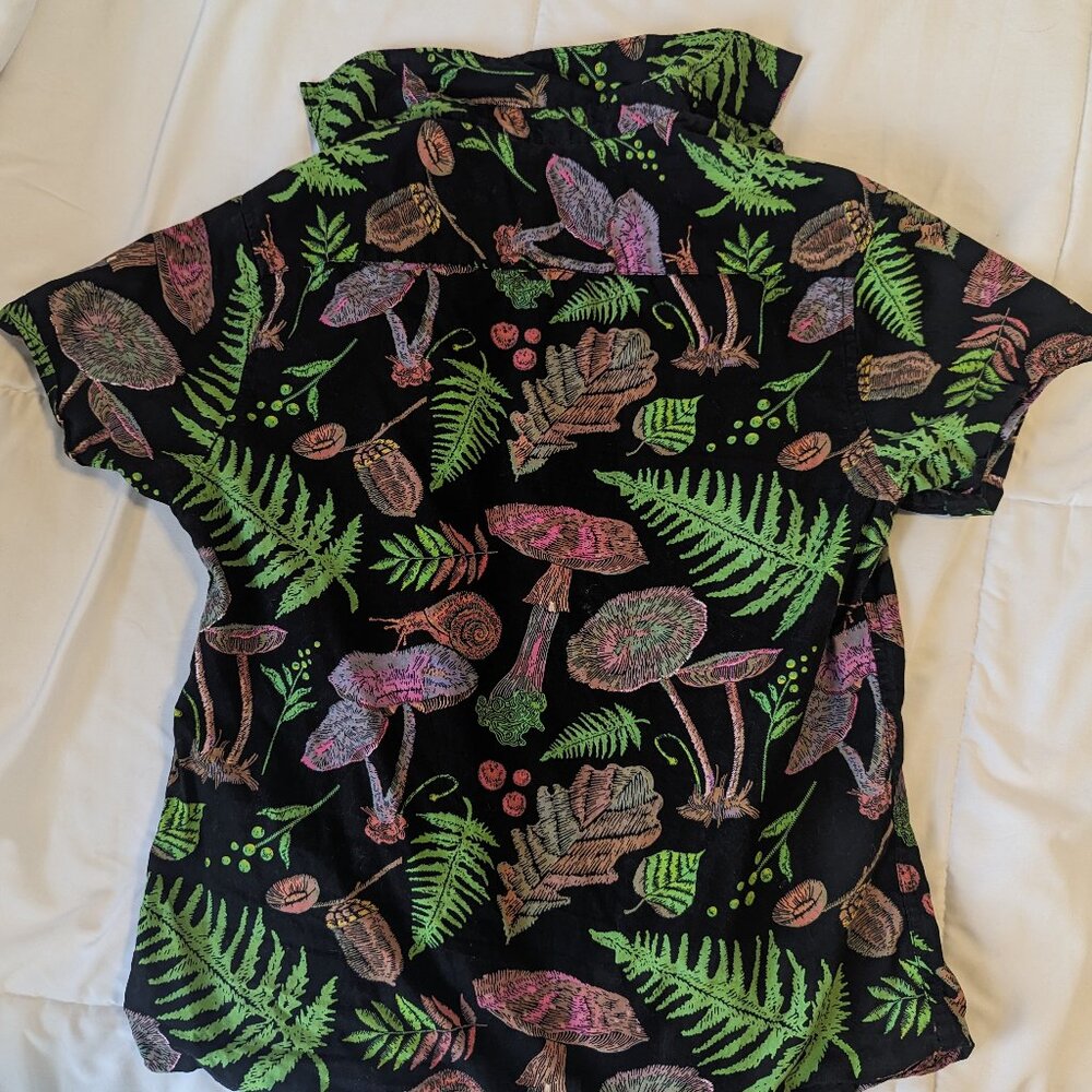 Cactus Man mushroom forest button up short sleeve S